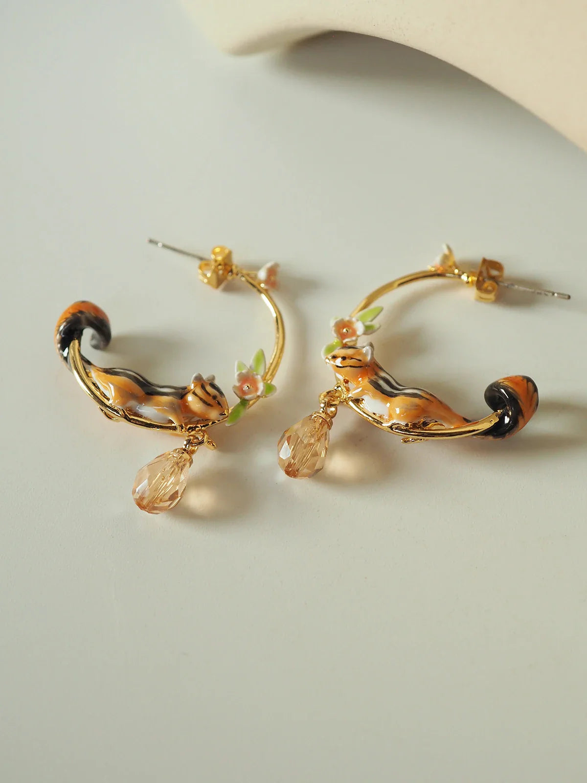 Eichhörnchen-Charm-Ohrringe