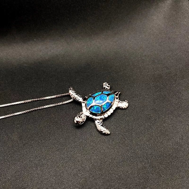 Blaue Opal-Schildkröten-Halskette
